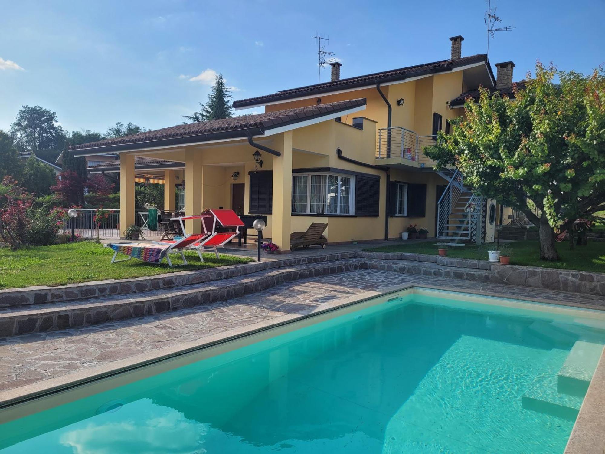 Casa Vacanze Alice E Arianna Кайро Монтеноте Екстериор снимка