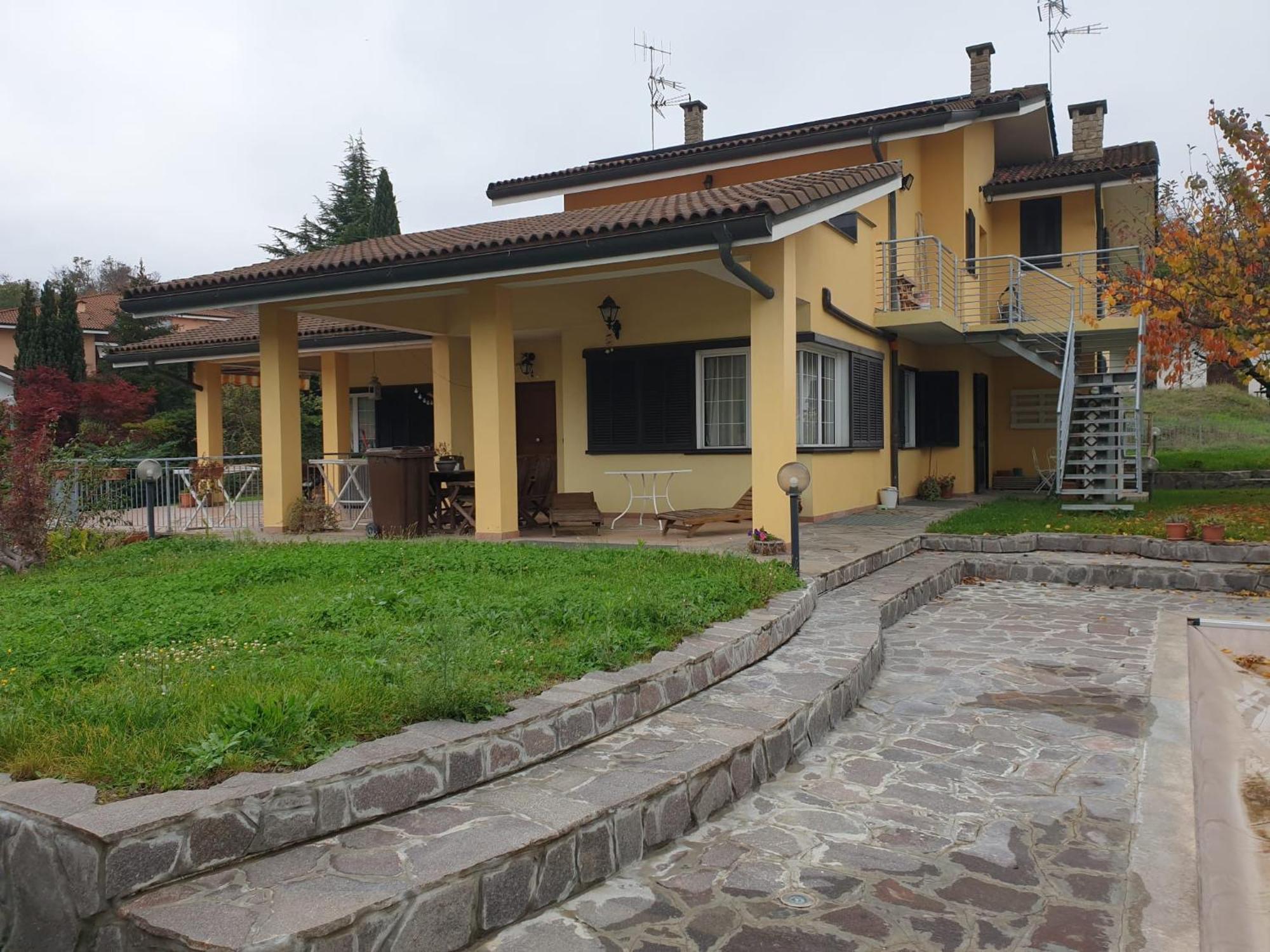 Casa Vacanze Alice E Arianna Кайро Монтеноте Екстериор снимка